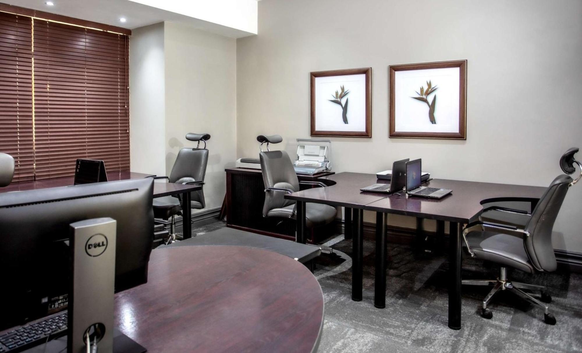 Southern Sun Ridgeway Lusaka Extérieur photo