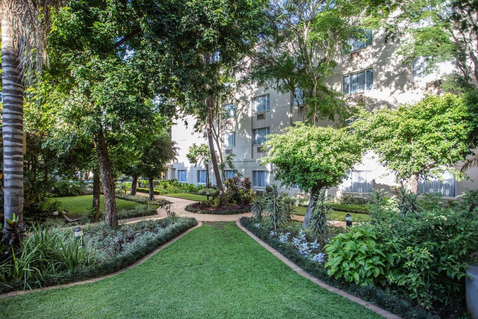 Southern Sun Ridgeway Lusaka Extérieur photo
